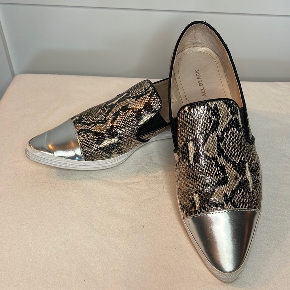 ALL BLACK Snake print silver toe 38